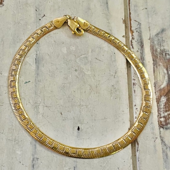 Stamped vermeil textured reversible bracelet - Picture 2 of 6